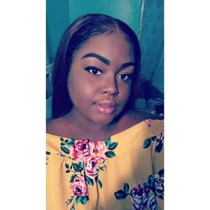 Meet your Posher, Monique